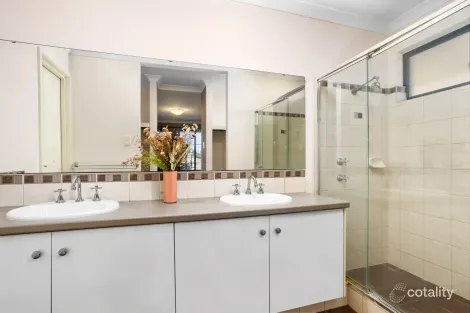 Property photo of 21B Wedgetail Crescent Success WA 6164