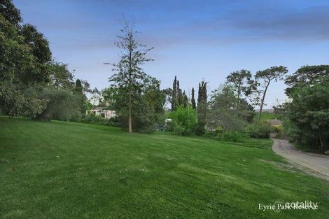 Property photo of 32 Outlook Drive Eaglemont VIC 3084