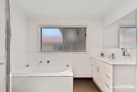 Property photo of 109 Warren Terrace Hazelwood North VIC 3840