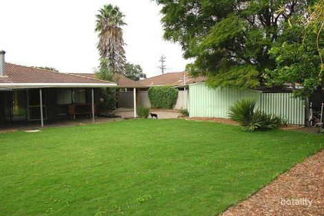 25 Ashburton Dr, Gosnells, WA 6110