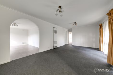 Property photo of 25 Gattinara Drive Frankston VIC 3199