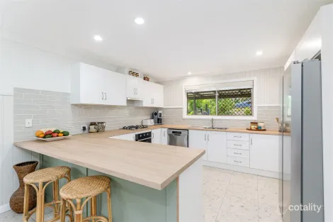 Property photo of 20 William Street Urangan QLD 4655
