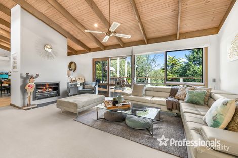 Property photo of 70 Zina Grove Mooroolbark VIC 3138