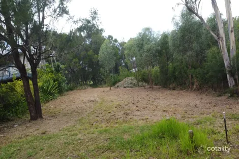 28 Ashton St, Macleay Island, QLD 4184