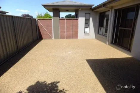 Property photo of 14 Swallow Street Thurgoona NSW 2640
