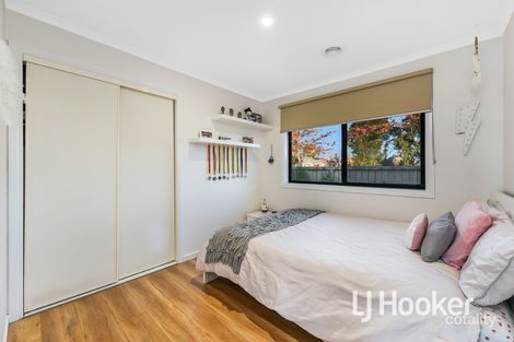 Property photo of 2 Ashwood Grove Pakenham VIC 3810