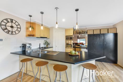 Property photo of 2 Ashwood Grove Pakenham VIC 3810