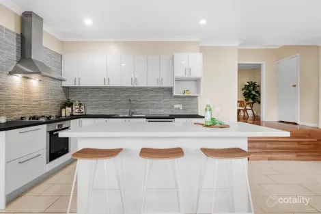 Property photo of 96 Somers Avenue Macleod VIC 3085