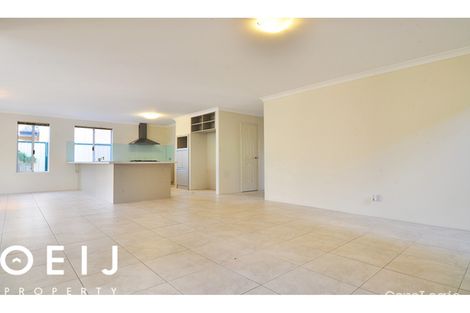 Property photo of 12 Kirkley Court Success WA 6164