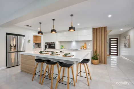 Property photo of 28 Strathdon Crescent Blaxland NSW 2774