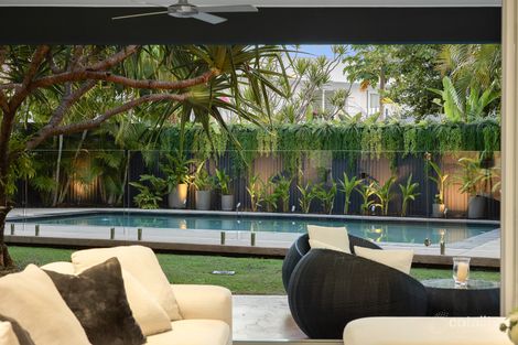 7 Remo St, Surfers Paradise, QLD 4217