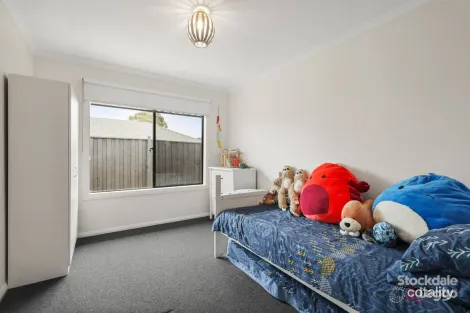 Property photo of 7 Currawong Close Cowes VIC 3922