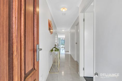 Property photo of 14 Silverbush Way Truganina VIC 3029