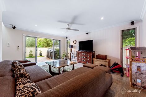 Property photo of 17 Naranga Avenue Broadbeach Waters QLD 4218