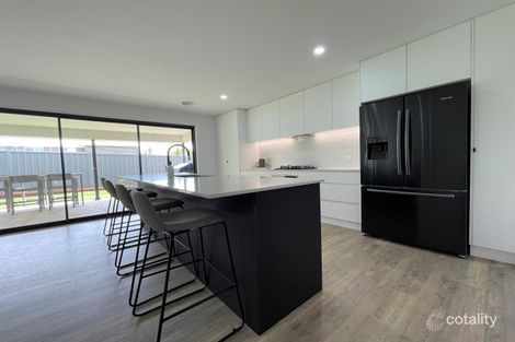 Property photo of 1 Nellee Place Young NSW 2594