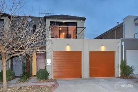 Property photo of 7 Beacon Lane Caroline Springs VIC 3023