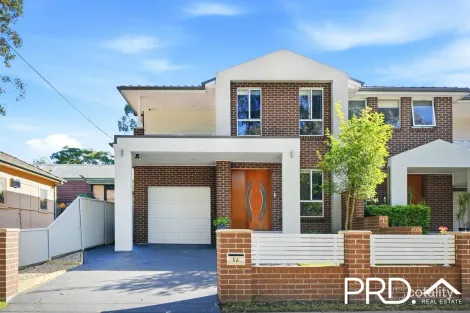 5a Monash Ave, East Hills, NSW 2213