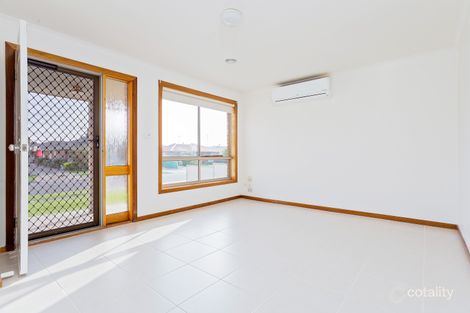 Property photo of 1/44 Songlark Crescent Werribee VIC 3030