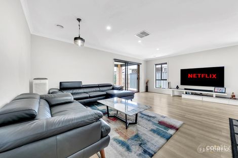 Property photo of 46 Basildon Crescent Strathtulloh VIC 3338