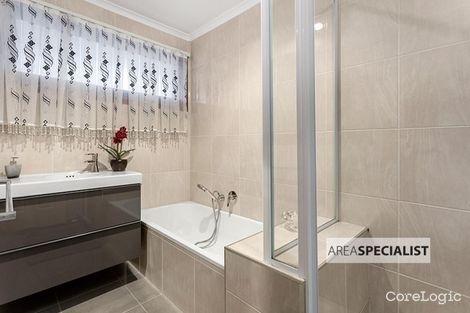 Property photo of 253 James Cook Drive Endeavour Hills VIC 3802