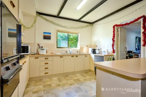 Property photo of 2 Victory Street Croydon VIC 3136