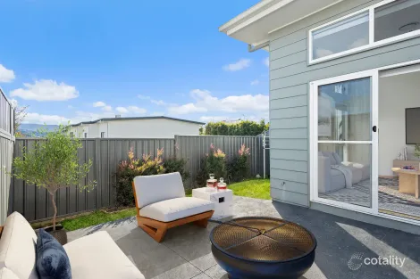 Property photo of 2/44 Paul Circuit Tullimbar NSW 2527