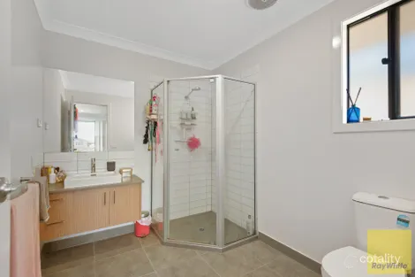 Property photo of 10 Giaconda Road Point Cook VIC 3030