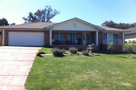 9 London Dr, Cowra, NSW 2794