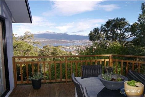 55 Begonia St, Lindisfarne, TAS 7015
