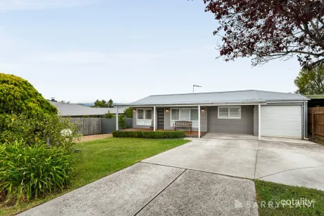 24 Sayle St, Yarra Glen, VIC 3775