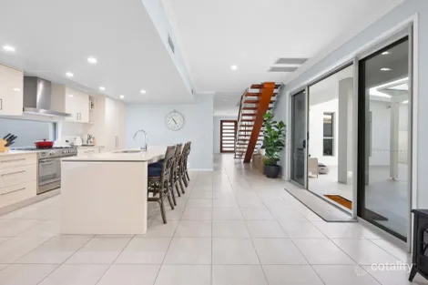 Property photo of 20 Fleetwood Court Helensvale QLD 4212