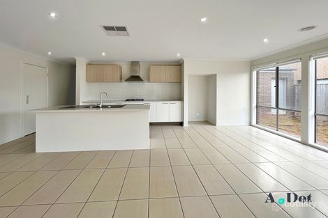 2 Rachel Way, Thornhill Park, VIC 3335