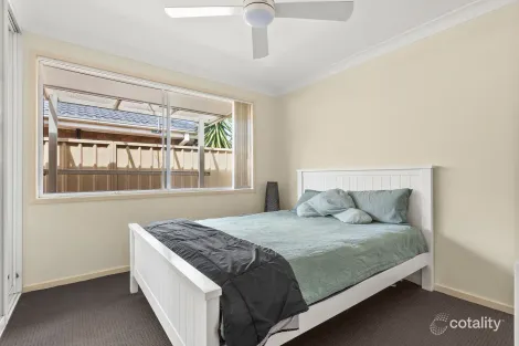 Property photo of 11 Mayfield Circuit Albion Park NSW 2527