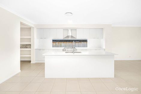 Property photo of 27 Oakhill Crescent Colebee NSW 2761