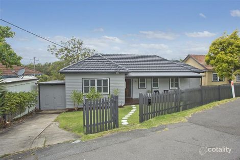 17 Gregory Pde, Kotara, NSW 2289
