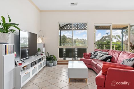 Property photo of 5 The Oaks Parade Aberfoyle Park SA 5159