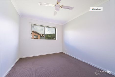 Property photo of 1/162 Shearwater Drive Lake Heights NSW 2502