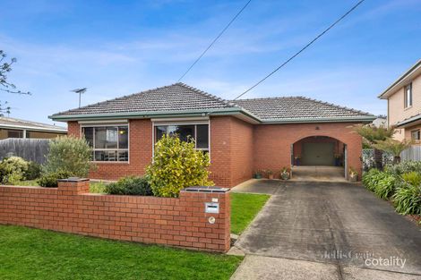 32 Seaview Ave, St Leonards, VIC 3223
