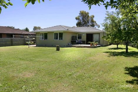 Property photo of 14 Greenlaw Crescent Berwick VIC 3806