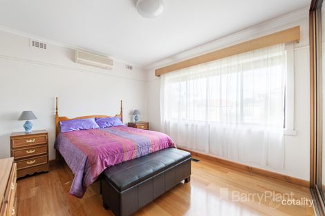 Property photo of 9 Bailey Court Springvale VIC 3171