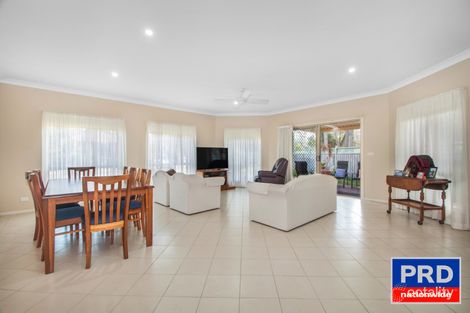 Property photo of 14 Kalbarri Grove Kanahooka NSW 2530