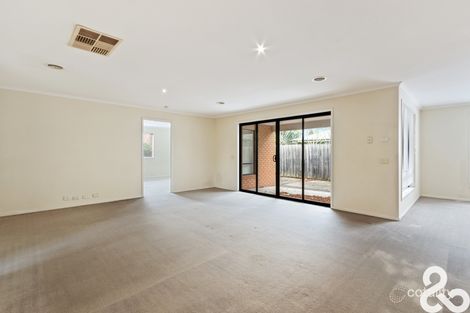 Property photo of 10 Cabernet Crescent Bundoora VIC 3083