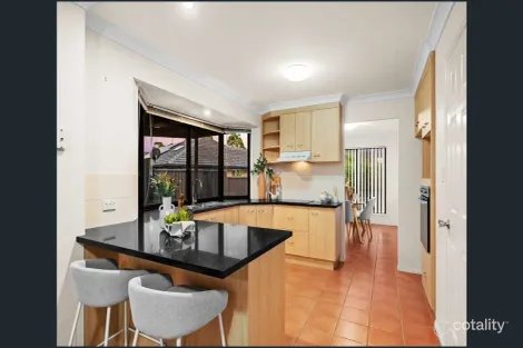 Property photo of 76 Kirra Place Carindale QLD 4152