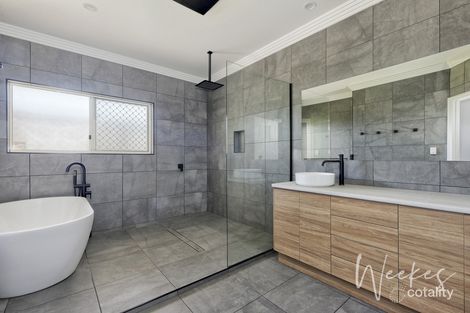 Property photo of 35 Linden Crescent Qunaba QLD 4670