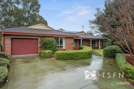 2/8 Oasis Gdns, Spring Gully, VIC 3550