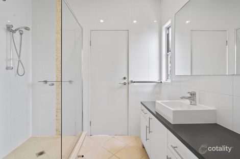 Property photo of 1/3 Nankeen Avenue Paradise Point QLD 4216
