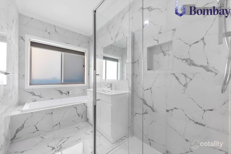 Property photo of 13 Erasmus Avenue Craigieburn VIC 3064