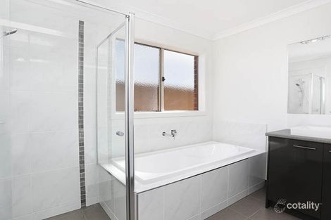 Property photo of 54 Bregman Esplanade Manor Lakes VIC 3024