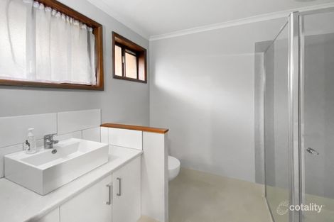 Property photo of 3 Laverock Grove Warrnambool VIC 3280