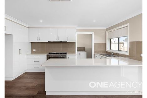 Property photo of 16 Barton Avenue Lloyd NSW 2650